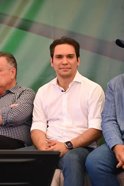 Rafael visita primeira indústria de etanol de milho do Piauí em Uruçuí