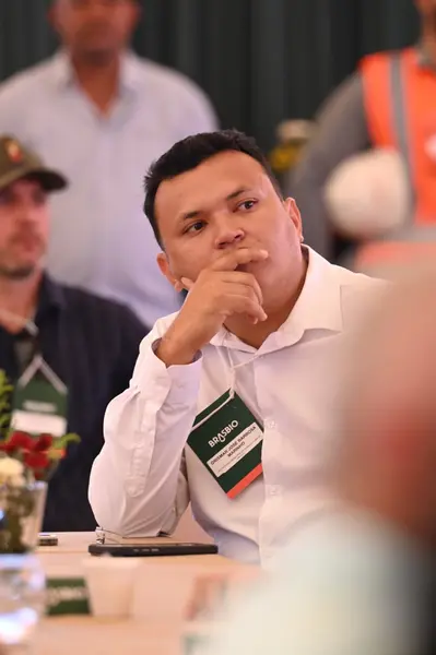 Rafael visita primeira indústria de etanol de milho do Piauí em Uruçuí