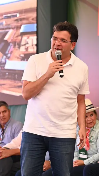 Rafael visita primeira indústria de etanol de milho do Piauí em Uruçuí