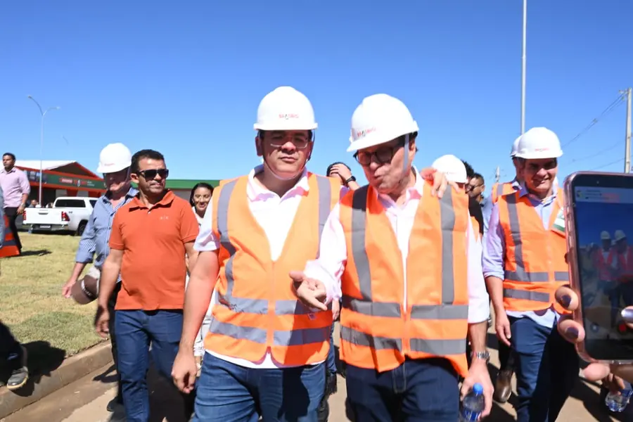 Rafael visita primeira indústria de etanol de milho do Piauí em Uruçuí