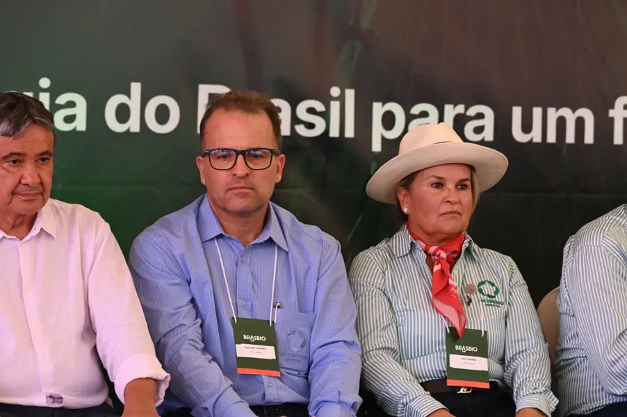 Rafael visita primeira indústria de etanol de milho do Piauí em Uruçuí