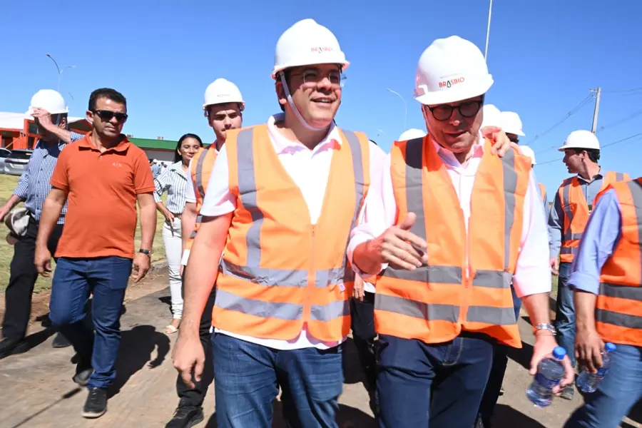 Rafael visita primeira indústria de etanol de milho do Piauí em Uruçuí