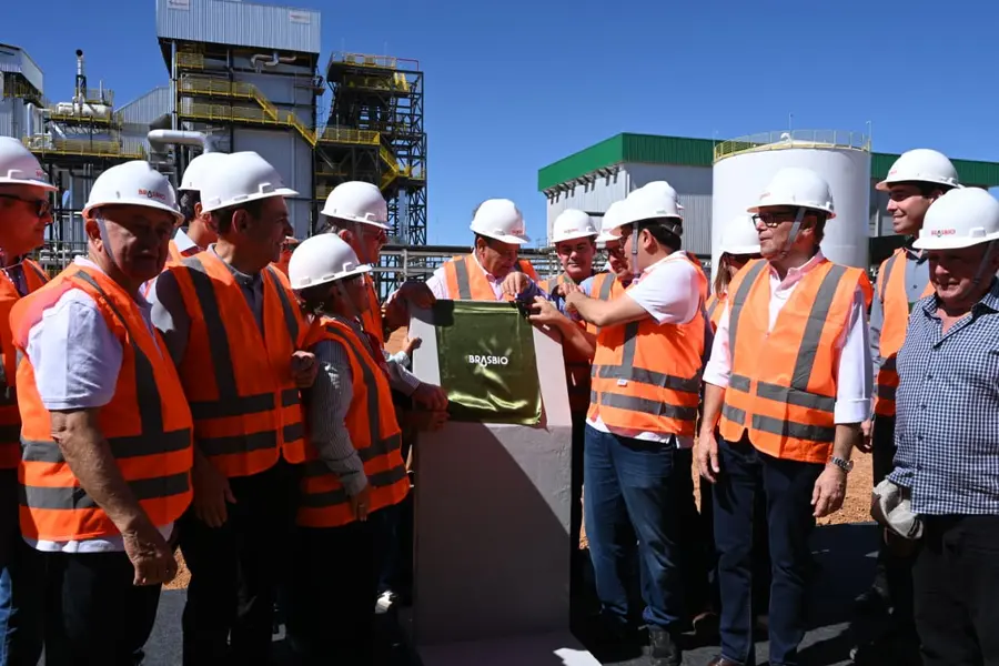 Rafael visita primeira indústria de etanol de milho do Piauí em Uruçuí