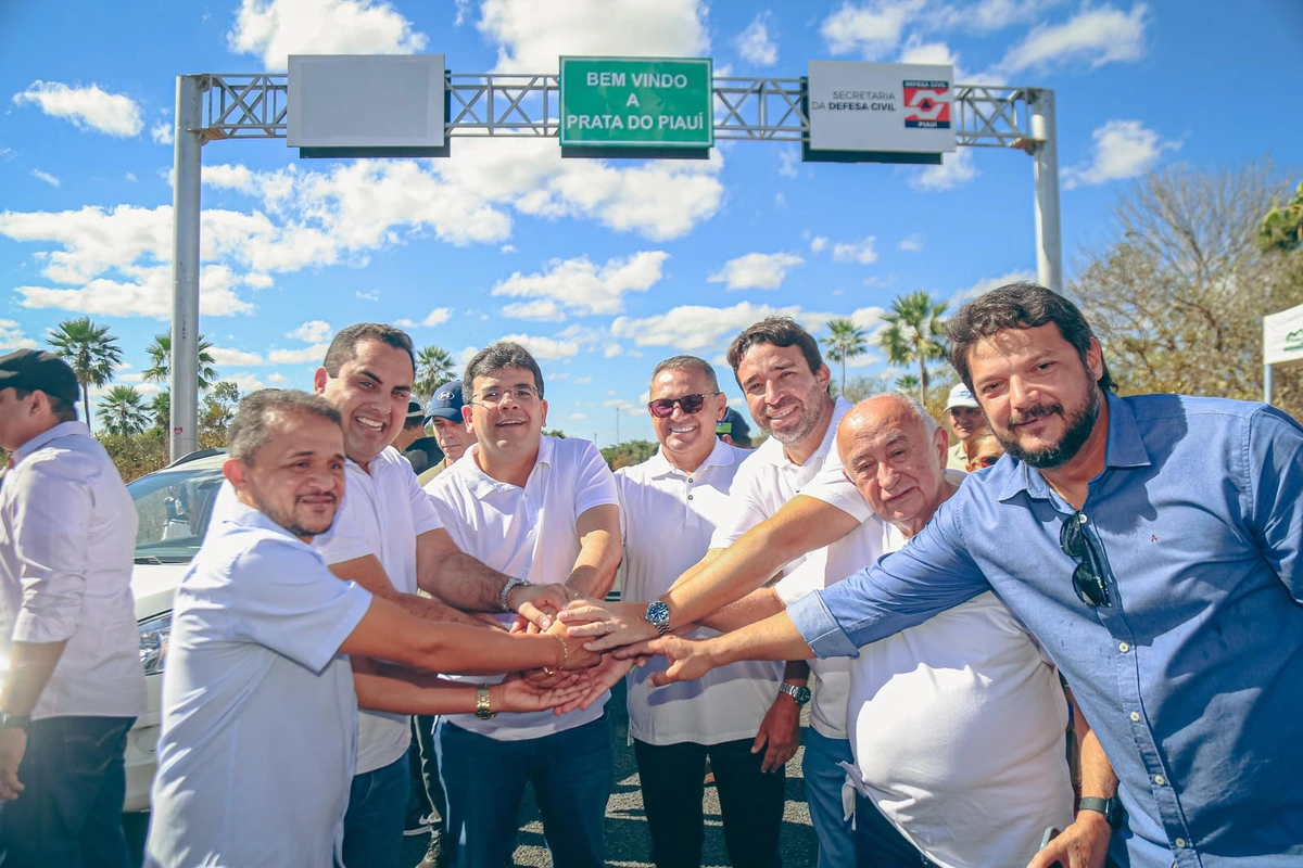 Rafael vistoria rodovia e obras urbanas em Prata e São Miguel da Baixa Grande