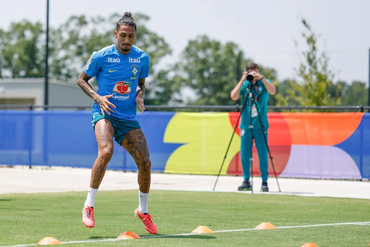 Raphinha retorna as atividades e visa retorno para ajudar no mata-mata da Copa