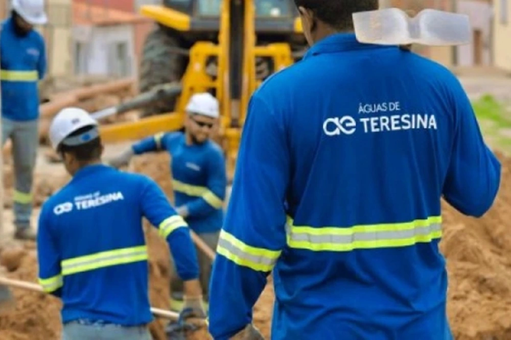 Rompimento de adutora interrompe abastecimento em bairros da zona Sudeste
