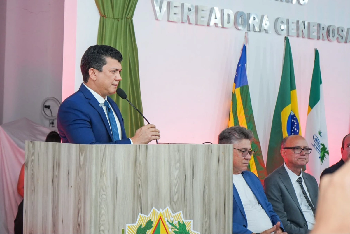 Rubens Vieira recebe Título de Cidadão Angicalense em solenidade