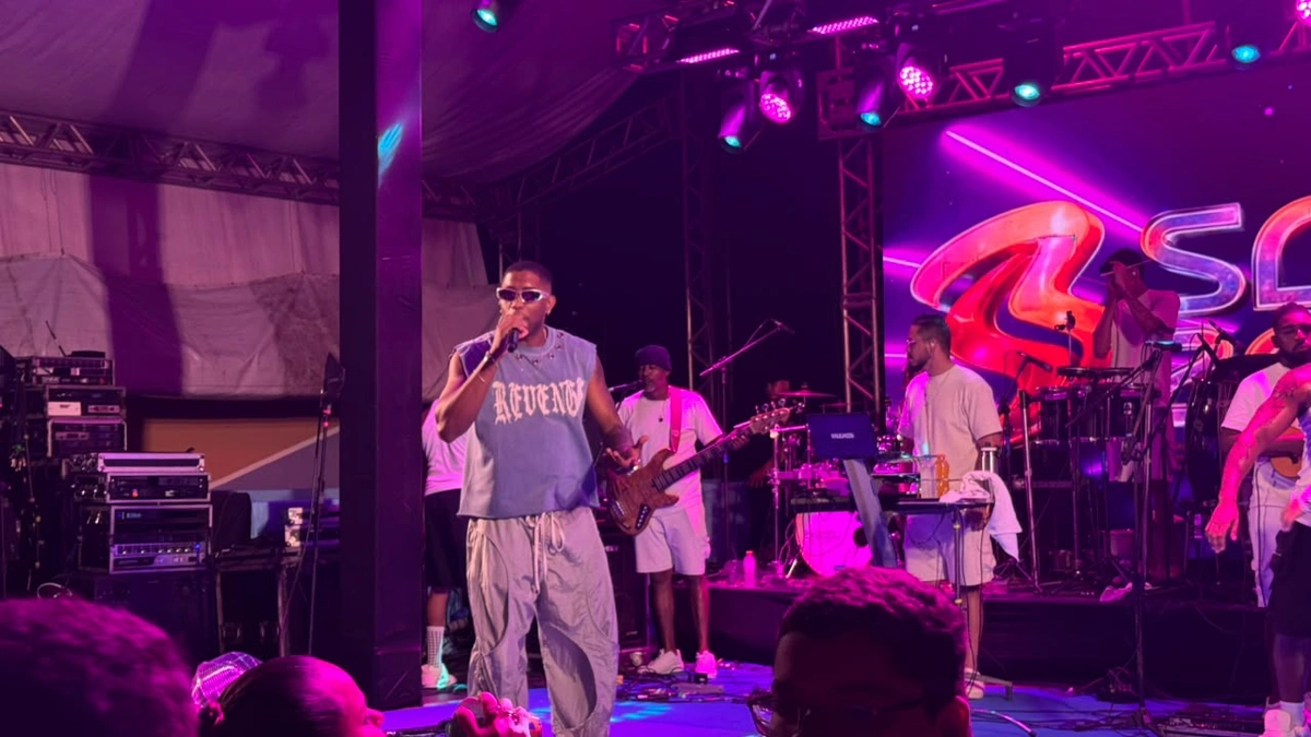 Saiddy Bamba e Rubynho embalam noite de nostalgia e muito pagode em Teresina