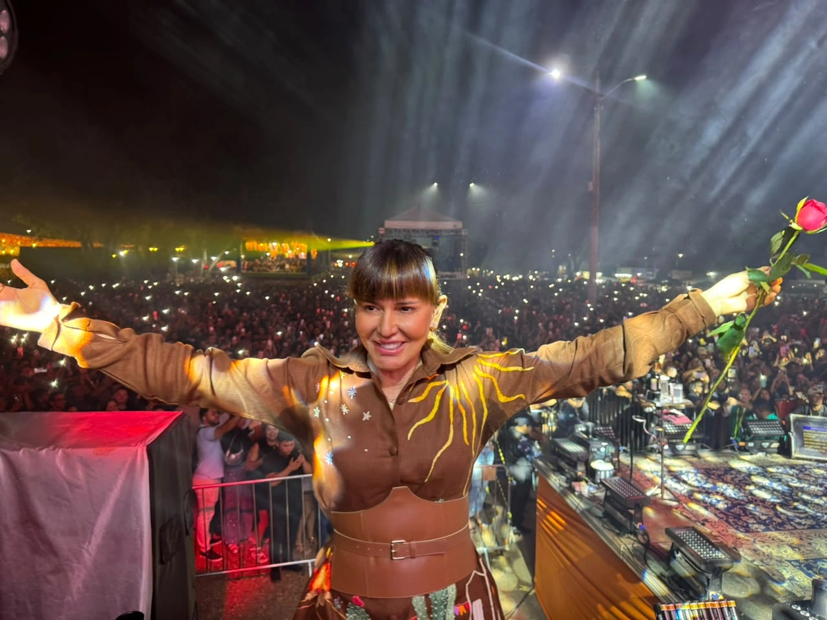Show de Pablo marca abertura do São João da Esperança e reúne grande público em Esperantina