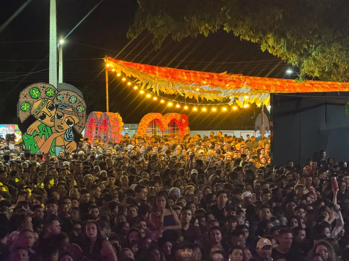 Show de Pablo marca abertura do São João da Esperança e reúne grande público em Esperantina