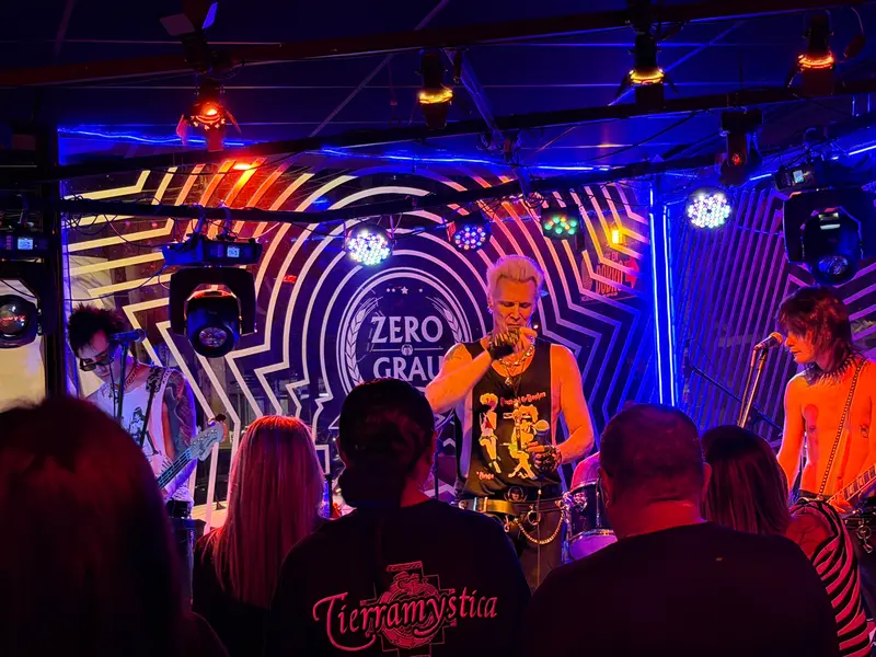 Supla celebra 40 anos de carreira e agita noite de rock em Teresina