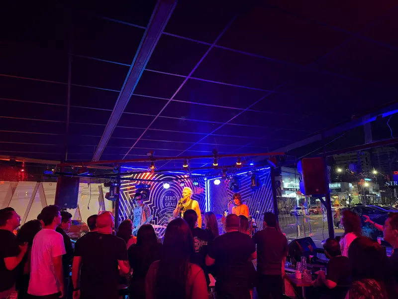 Supla celebra 40 anos de carreira e agita noite de rock em Teresina