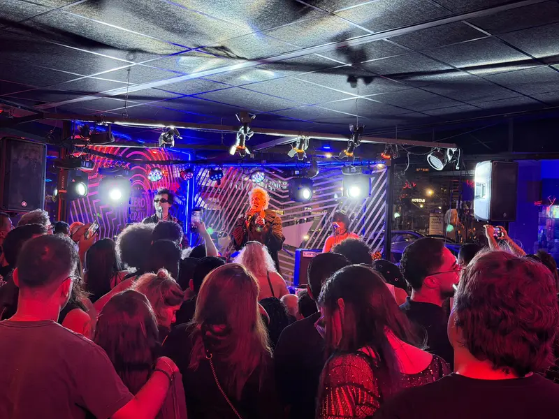 Supla celebra 40 anos de carreira e agita noite de rock em Teresina