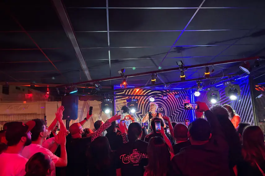 Supla celebra 40 anos de carreira e agita noite de rock em Teresina