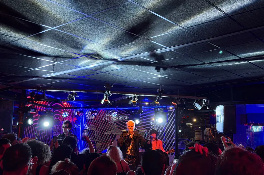 Supla celebra 40 anos de carreira e agita noite de rock em Teresina
