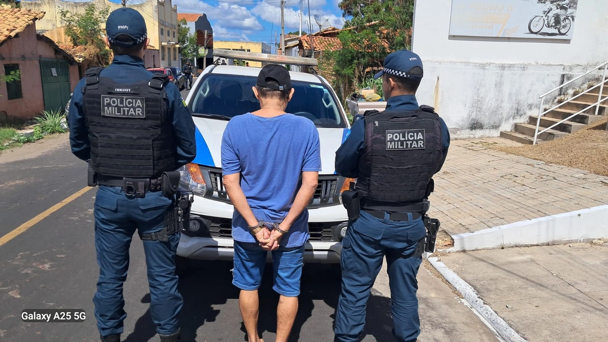 Suspeito de homicídio e tráfico de drogas é preso durante abordagem em Pedro II