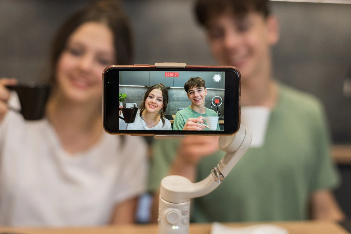 Uso das redes digitais exige equilíbrio na construção profissional