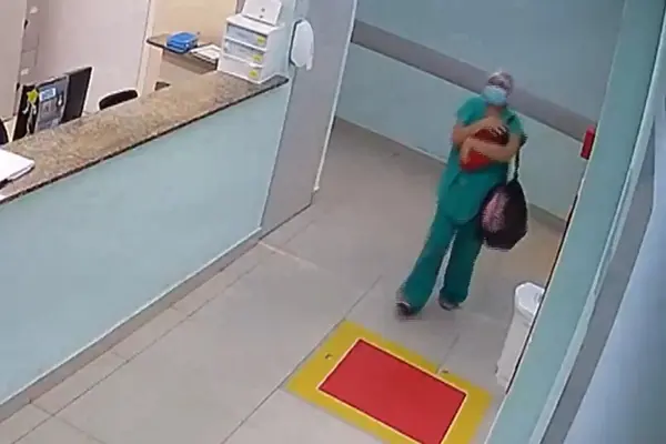 Vídeo mostra momento em que recém-nascida é quase sequestrada em Teresina