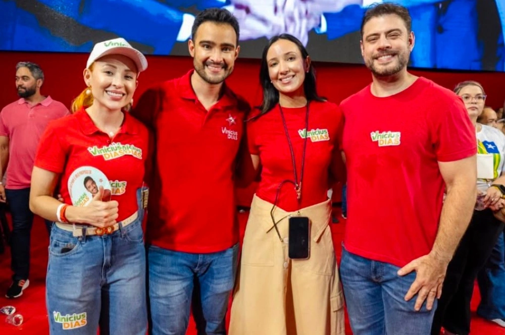 Vinícius Dias e Iasmin Dias na convenção partidária do PT