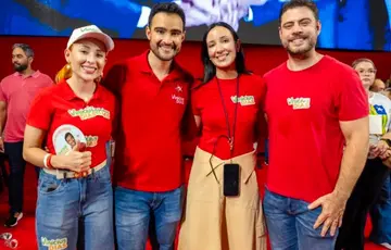 Vinícius Dias e Iasmin Dias na convenção partidária do PT