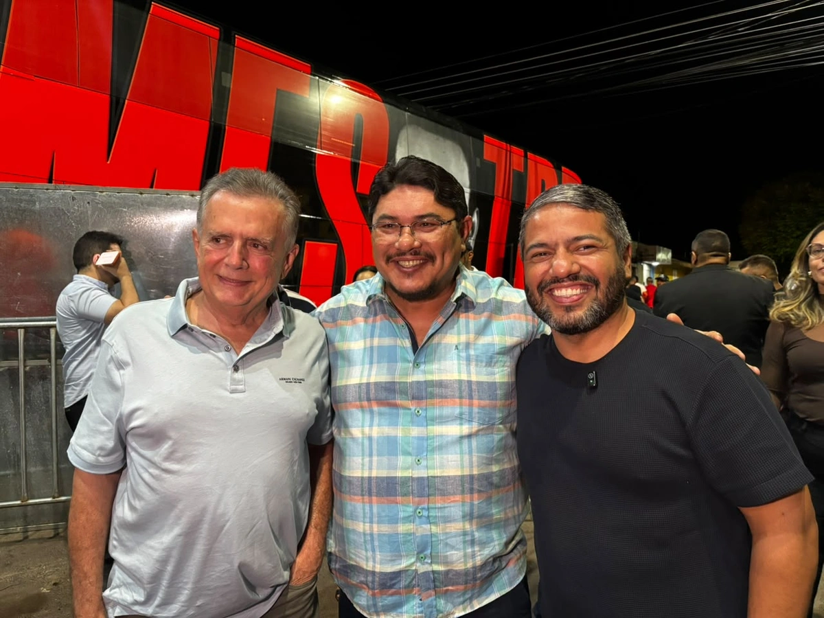 Zé Cantor e Márcia Fellipe fecham o São João 'Daqui para Melhor' em Altos